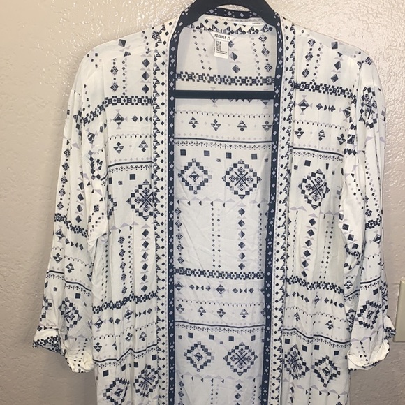 Forever 21 lightweight long line geometric design cardigan 3/4 sleeve med - Picture 2 of 7